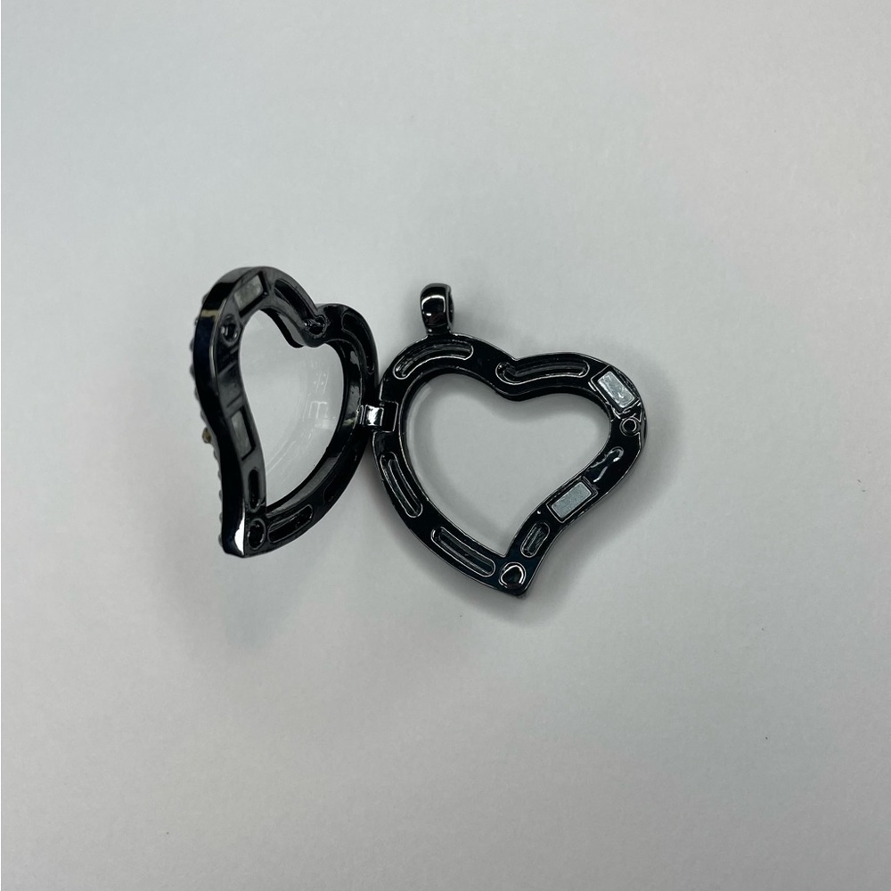 Gem Dazzle Heart Locket - Picture 5 of 8